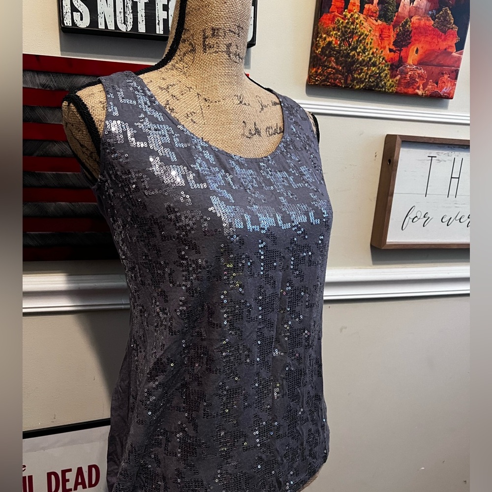 Halogen petite focus sequined top in like new condition.  Size M